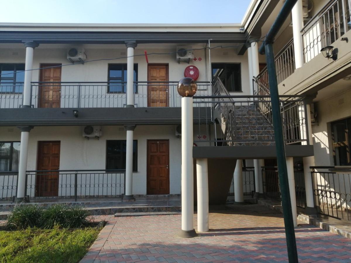 Lala Poa Guest House Klerksdorp Exterior photo