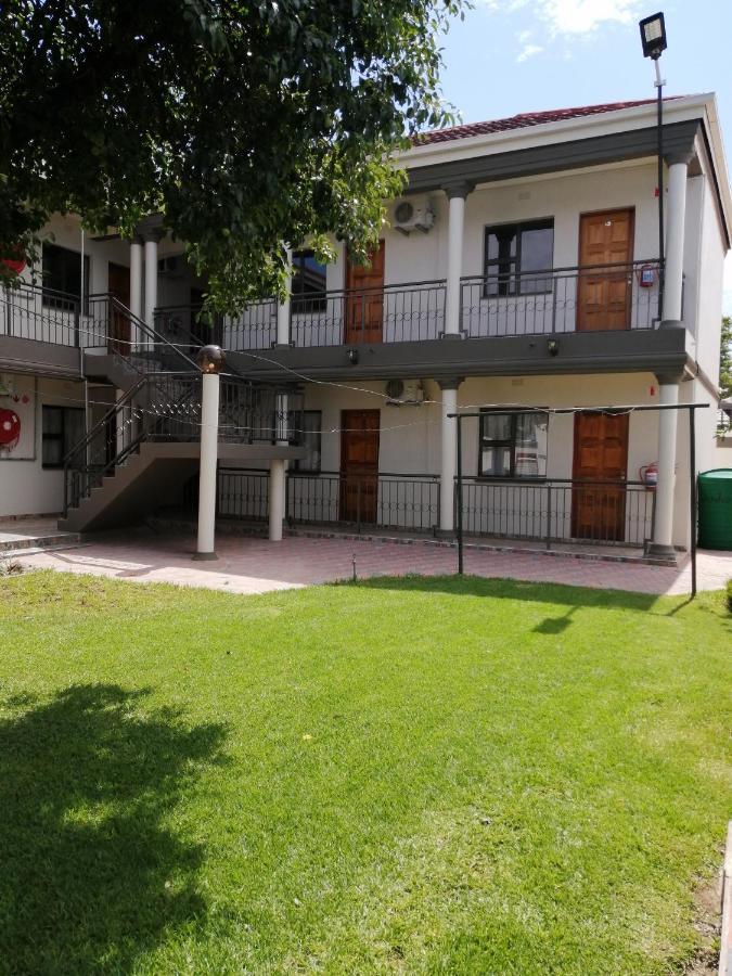 Lala Poa Guest House Klerksdorp Exterior photo