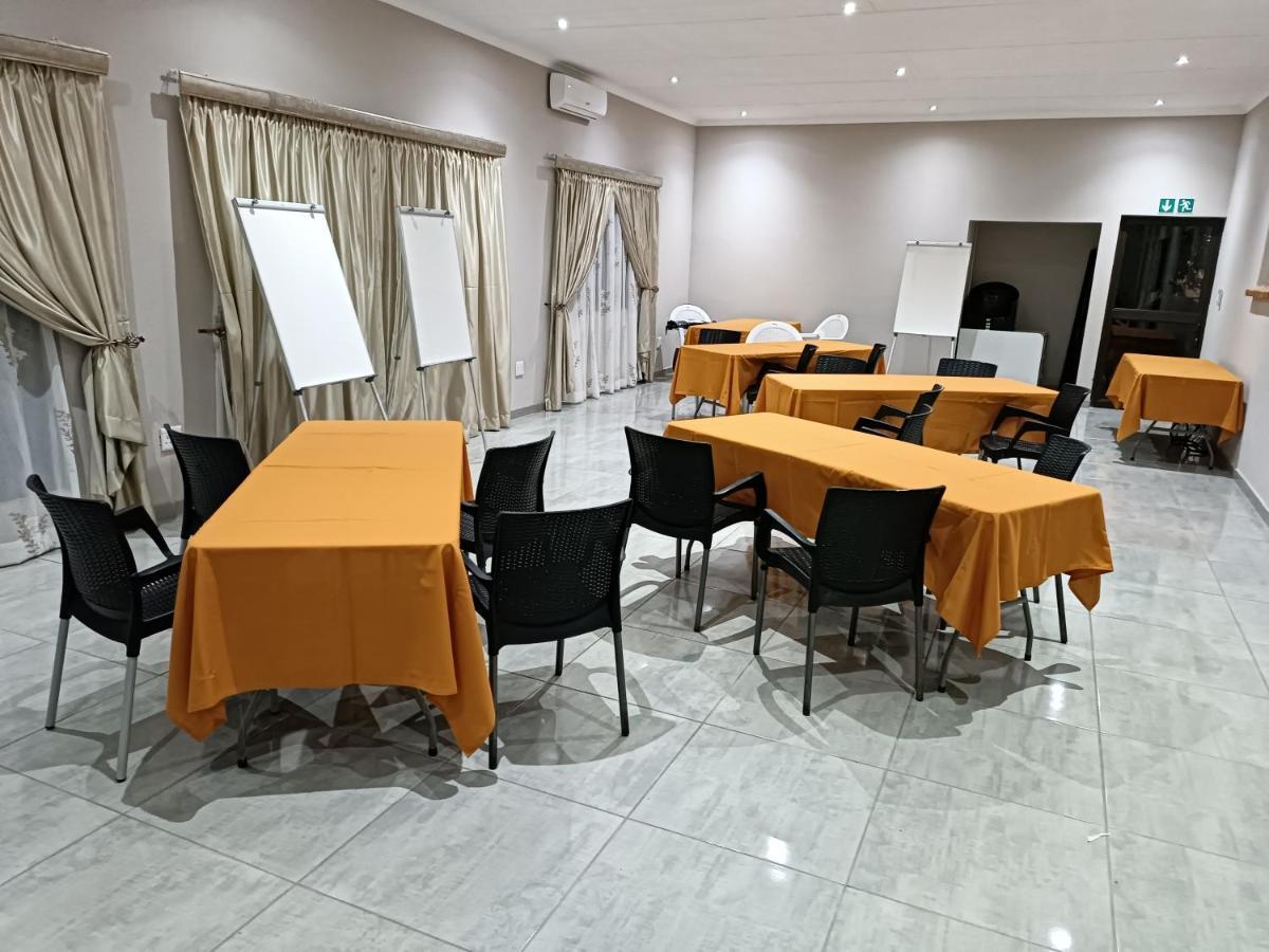 Lala Poa Guest House Klerksdorp Exterior photo