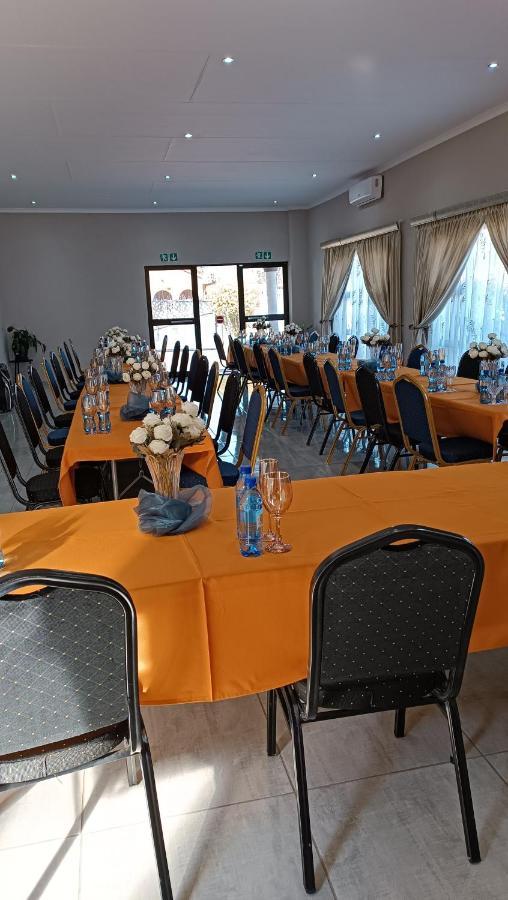 Lala Poa Guest House Klerksdorp Exterior photo